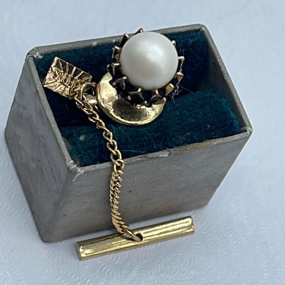 Vintage Emmons faux pearl tie tac.